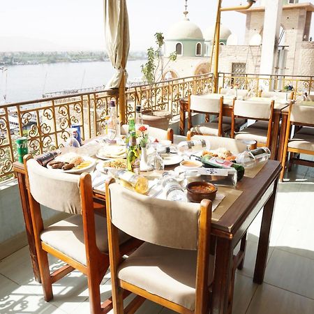 Merry Land Hotel & Roof Top Nile Restaurant לוקסור מראה חיצוני תמונה