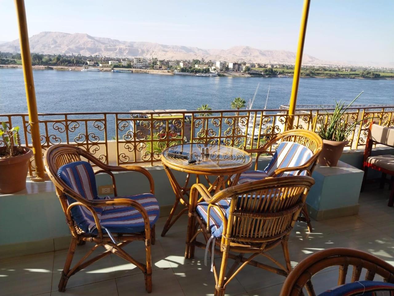 Merry Land Hotel & Roof Top Nile Restaurant לוקסור מראה חיצוני תמונה