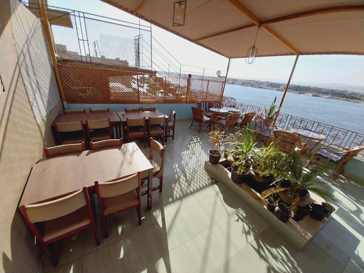 Merry Land Hotel & Roof Top Nile Restaurant לוקסור מראה חיצוני תמונה