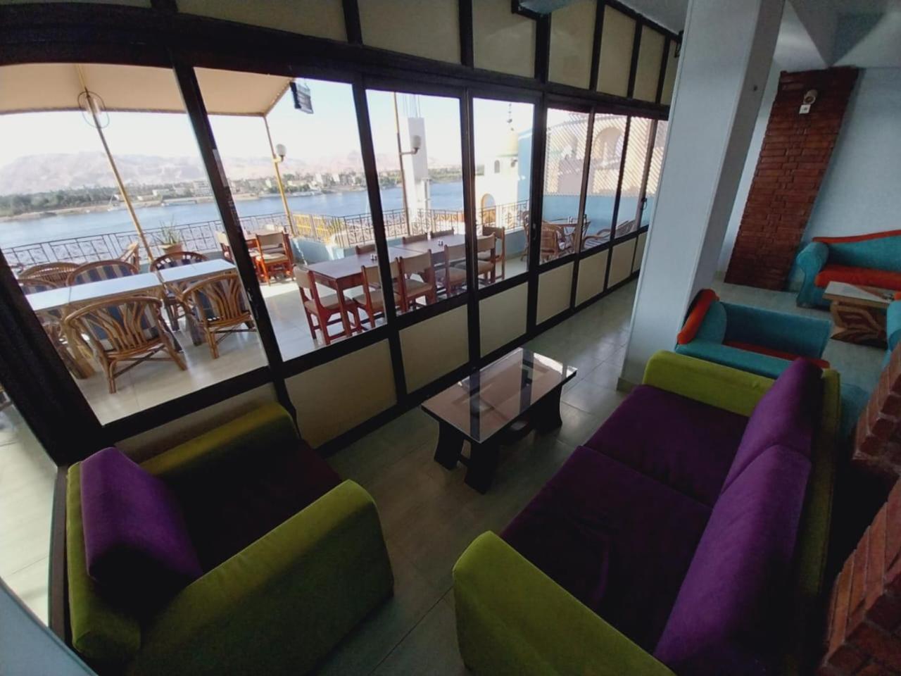 Merry Land Hotel & Roof Top Nile Restaurant לוקסור מראה חיצוני תמונה