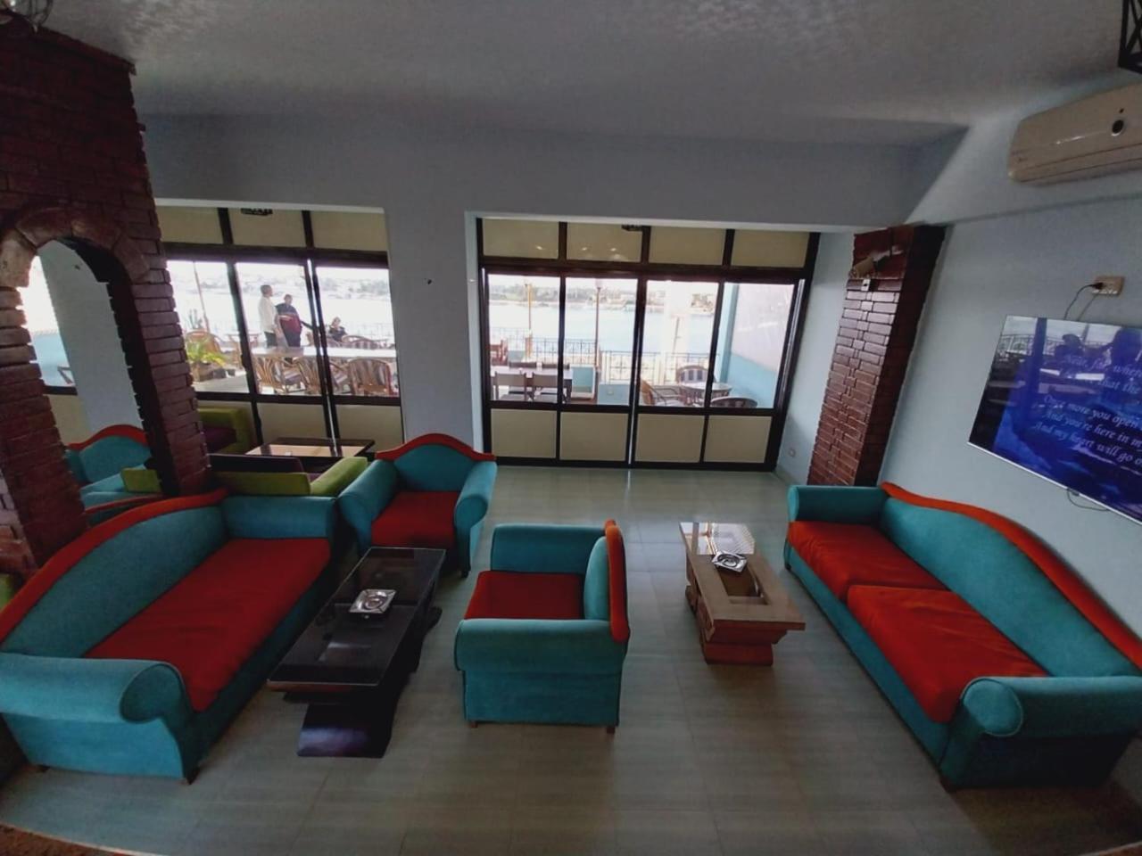 Merry Land Hotel & Roof Top Nile Restaurant לוקסור מראה חיצוני תמונה