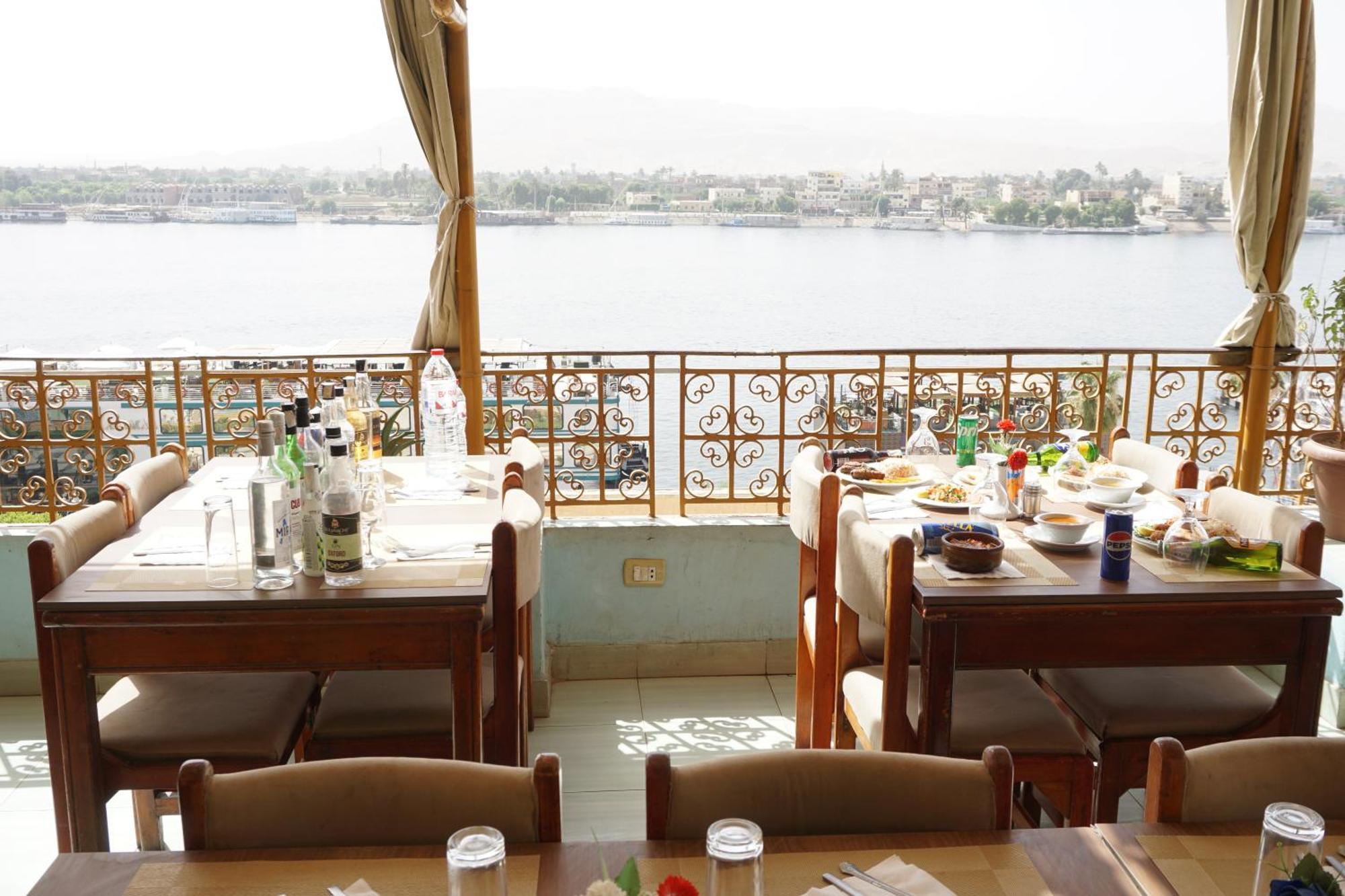 Merry Land Hotel & Roof Top Nile Restaurant לוקסור מראה חיצוני תמונה
