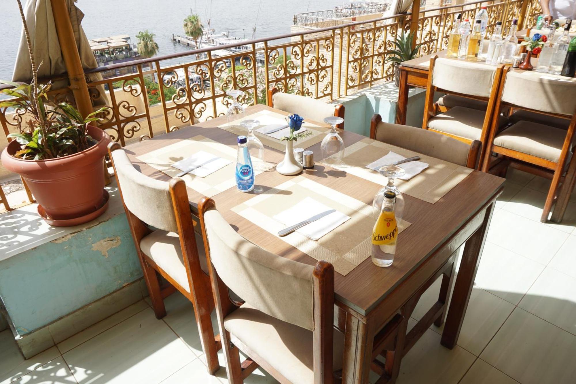 Merry Land Hotel & Roof Top Nile Restaurant לוקסור מראה חיצוני תמונה