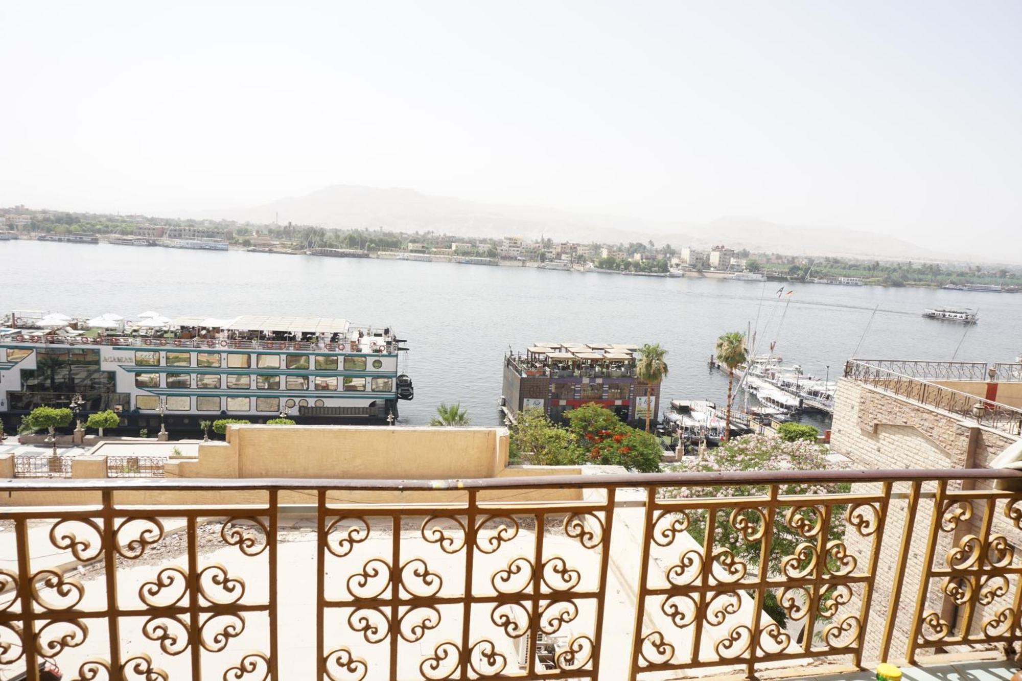 Merry Land Hotel & Roof Top Nile Restaurant לוקסור מראה חיצוני תמונה