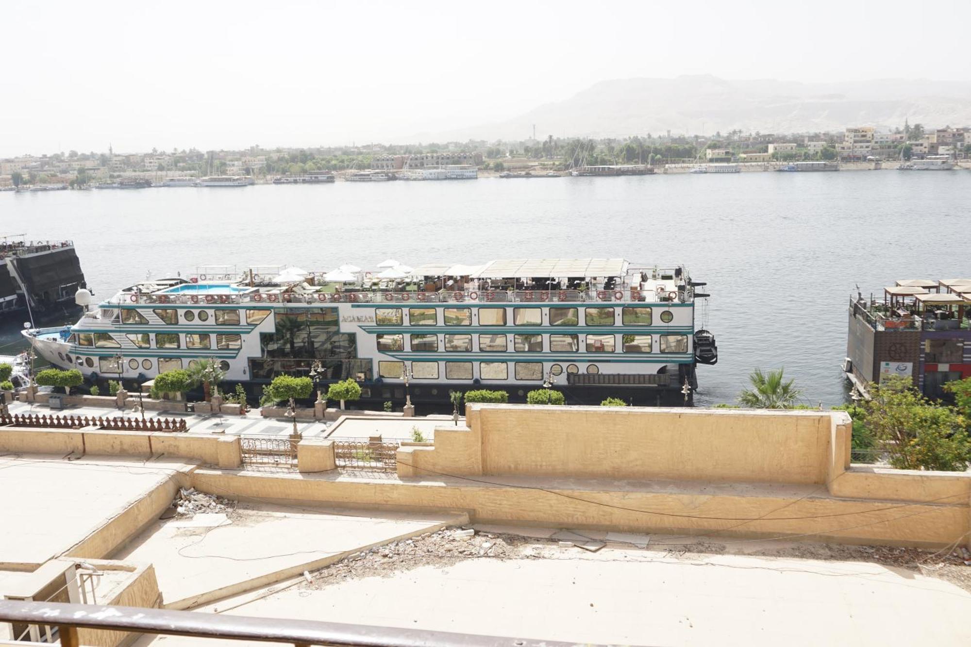 Merry Land Hotel & Roof Top Nile Restaurant לוקסור מראה חיצוני תמונה